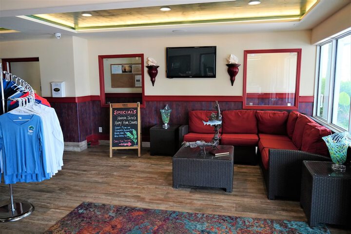 Lobby lounge