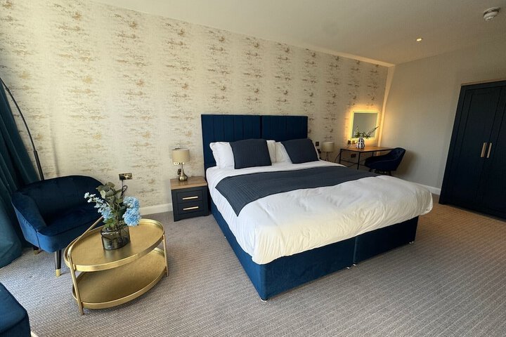 Room 10 of 37