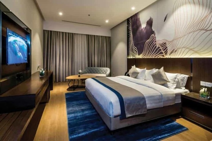 Room 15 of 28