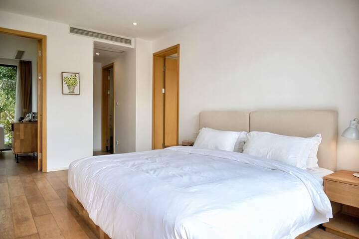 Room 51 of 218