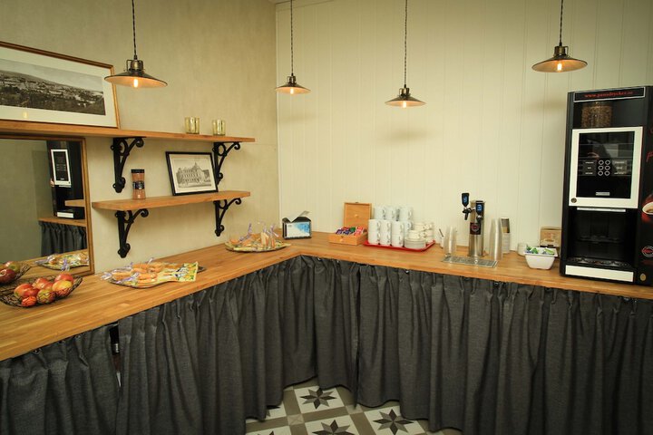 Breakfast/Coffee Service 36 of 48
