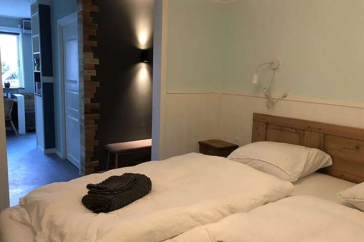 Room 4 of 76