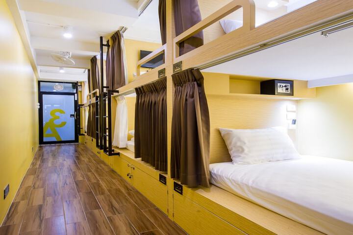 Room 8 of 46