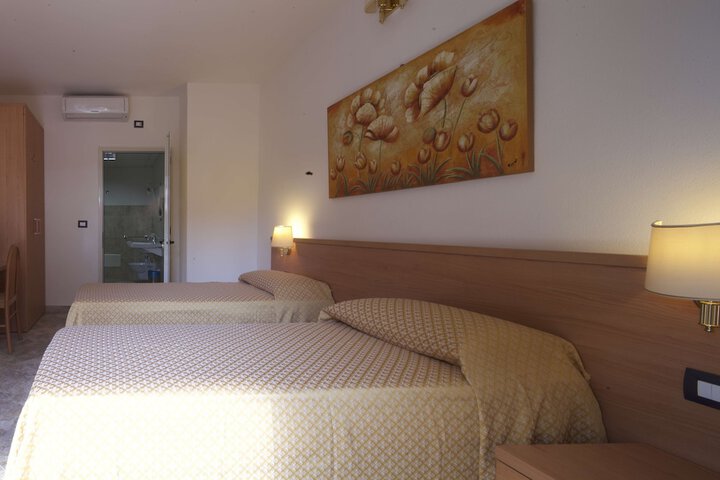 Room 19 of 95
