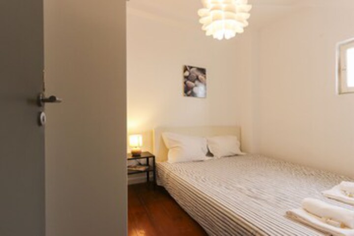 Room 16 of 19