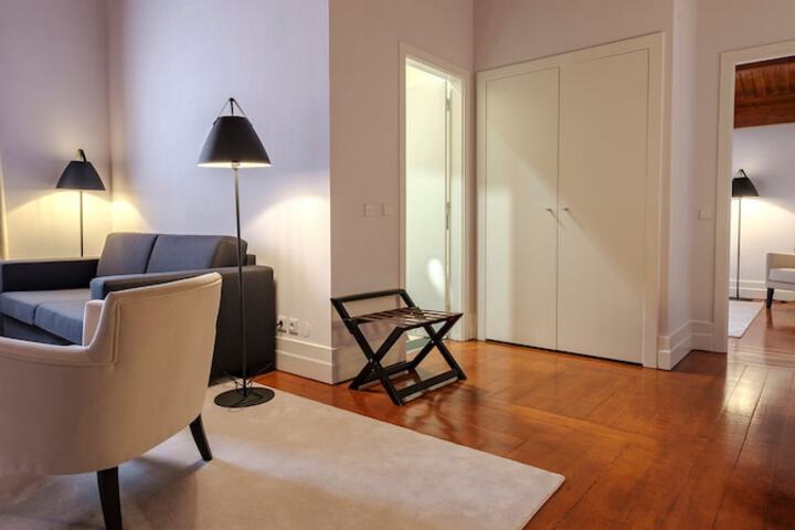 Room 76 of 157