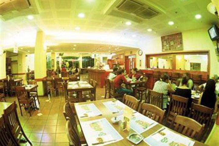 Dining 17 of 17