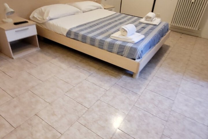 Room 100 of 103