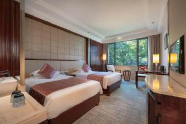 Room 12 of 14