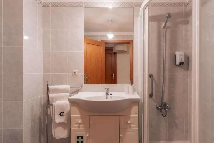 Room 7 of 10