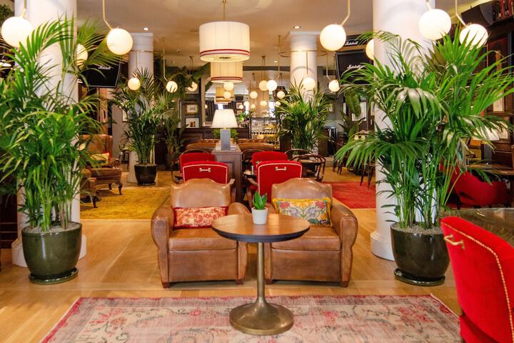Guest Lobby