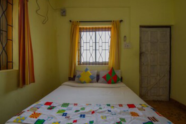 Room 12 of 18