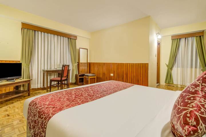 Room 12 of 32