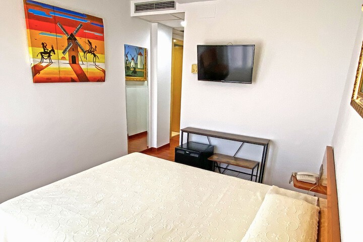 Room 5 of 23