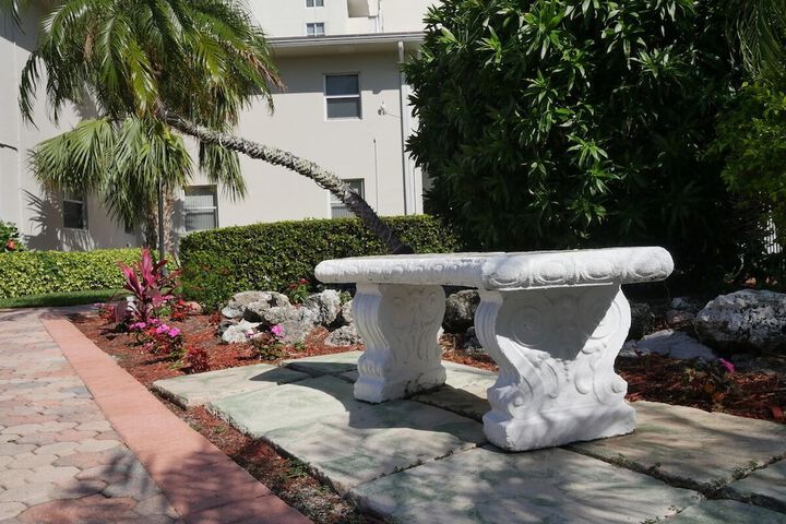 Hotel Exterior 162 of 178