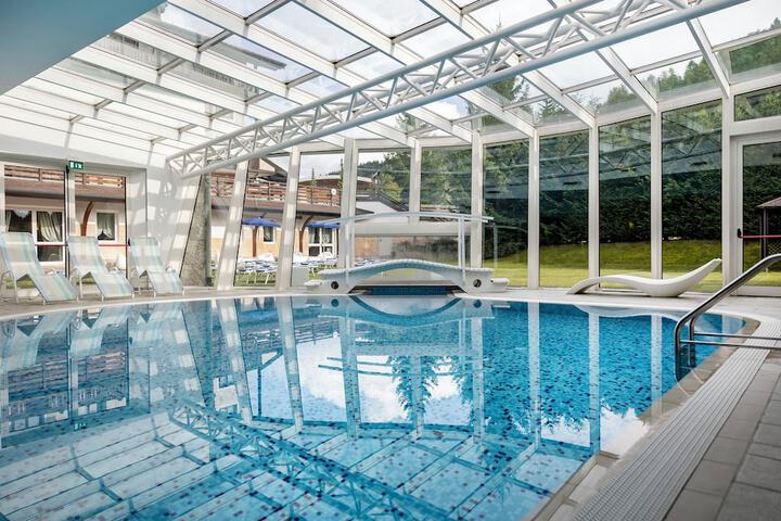 Pool 51 of 73