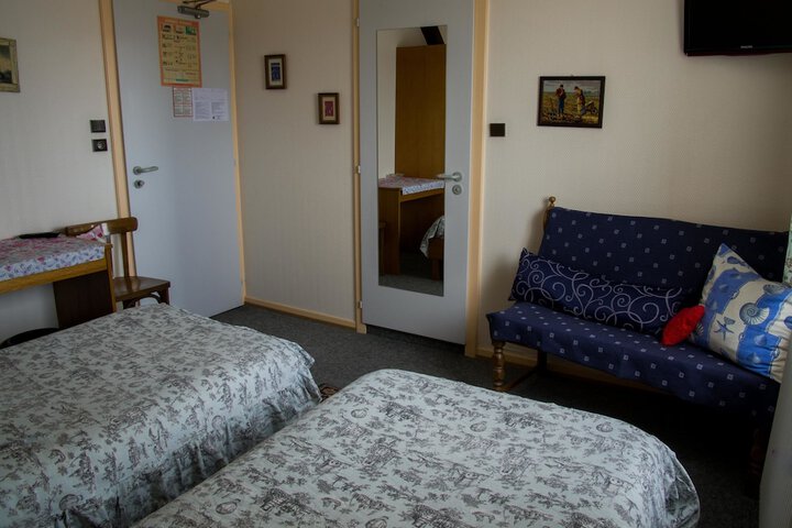 Room 11 of 37
