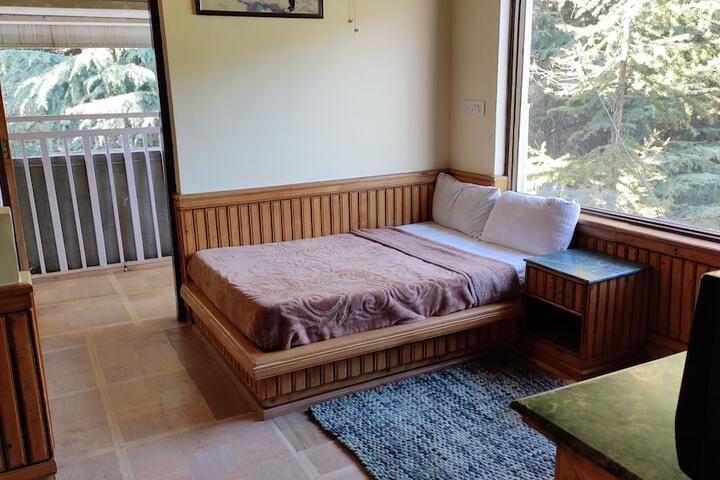 Room 15 of 46