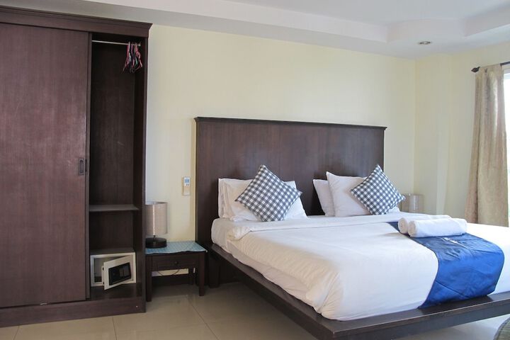Room 7 of 50