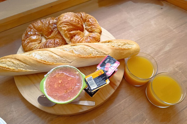 Breakfast/Coffee Service 48 of 52
