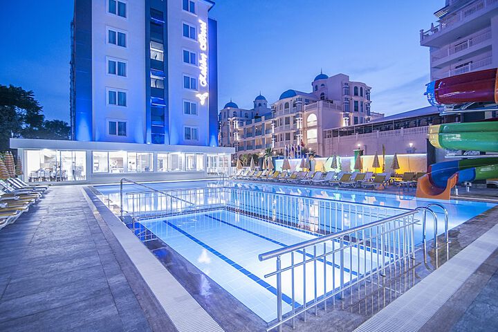 Pools & Facilities