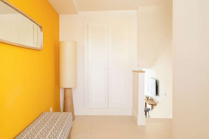 Room 8 of 86
