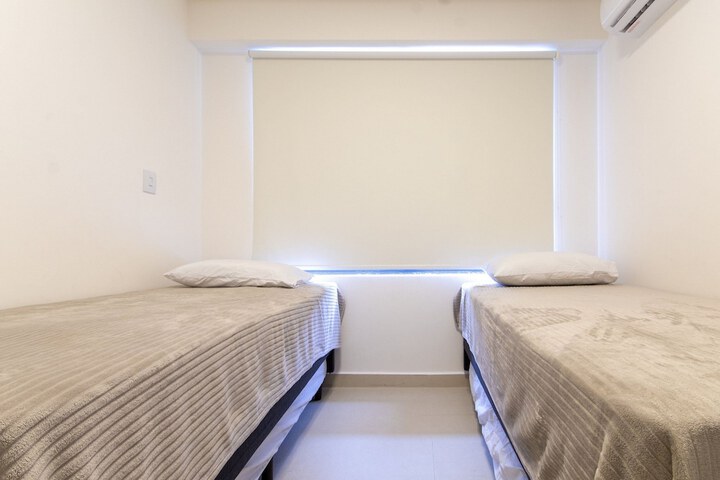 Room 5 of 38