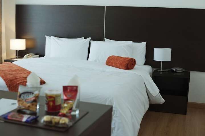 Room 6 of 52