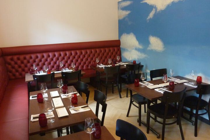 Dining 20 of 28