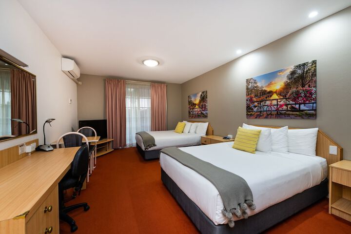 Room 10 of 101