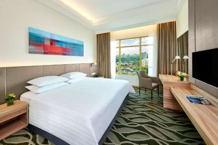 Room 4 of 25