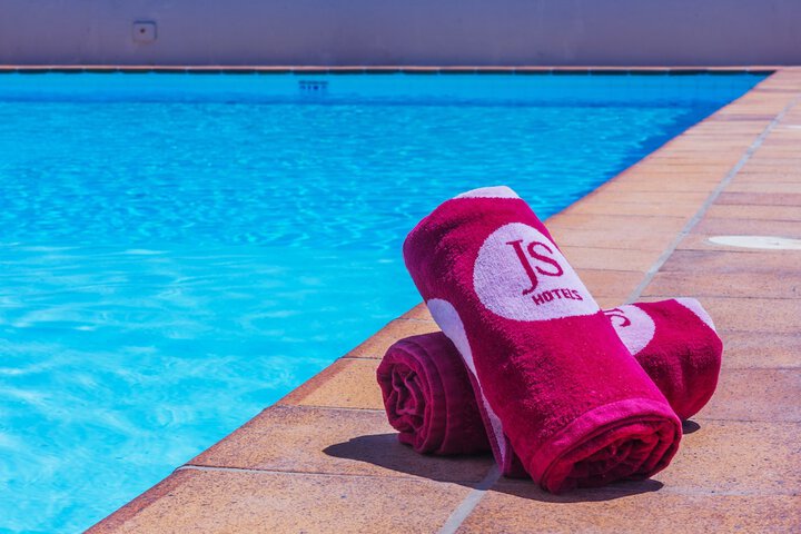 Hotel with Pool
