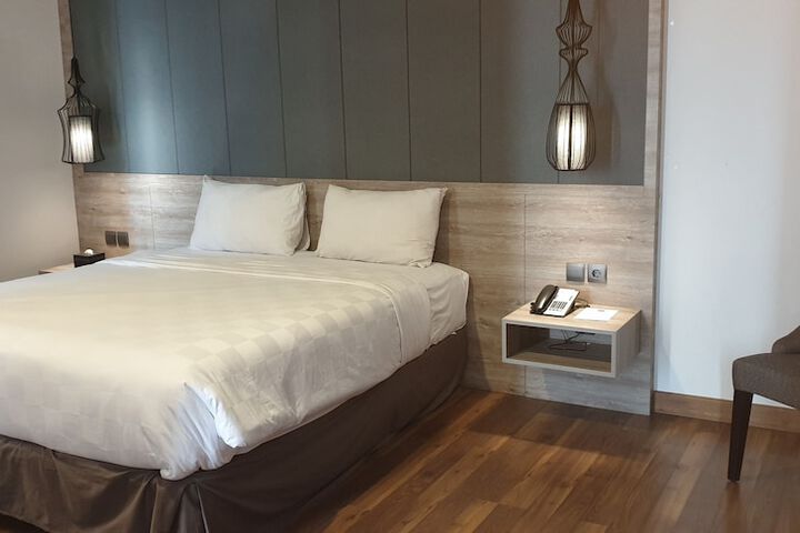 Room 12 of 43