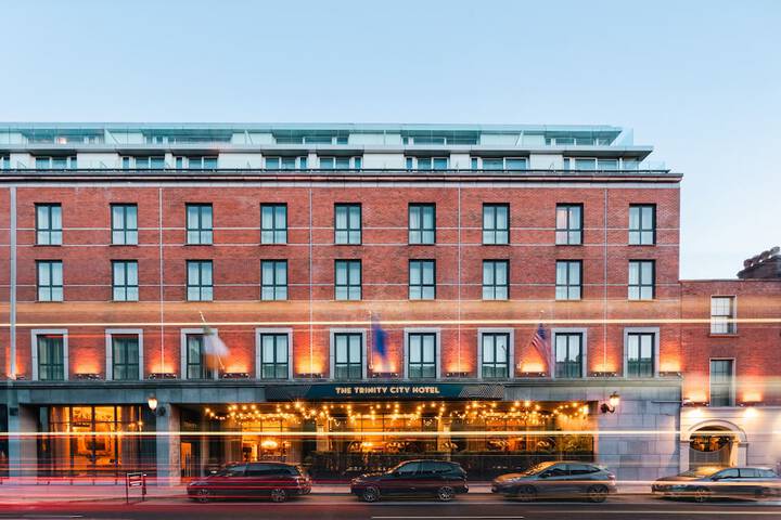 Hotel 82 of 83