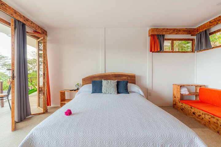Room 4 of 37