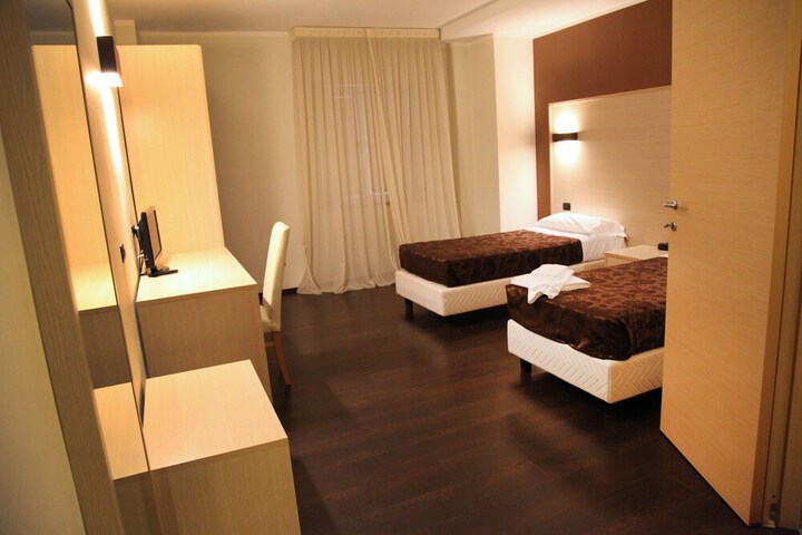 Room 22 of 65