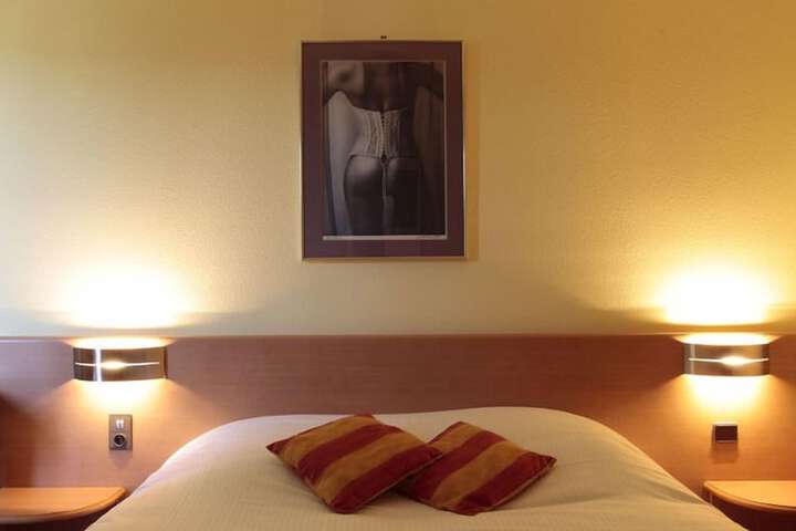 Room 5 of 13