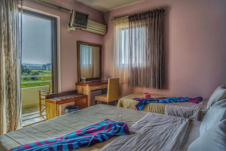 Room 16 of 53