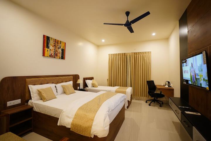 Room 6 of 19