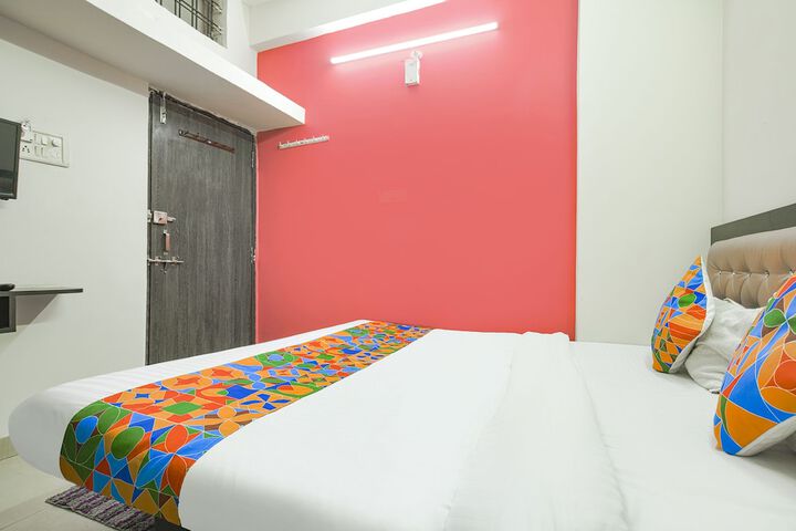 Room 7 of 19