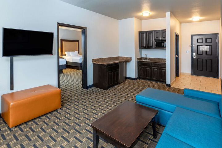 2 Queen Beds Accessible (3 of 12)