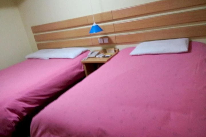 Room 3 of 10