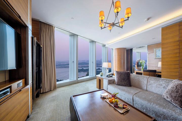 Room 8 of 54