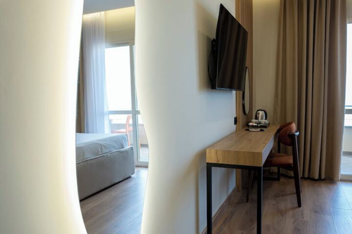Room 10 of 44