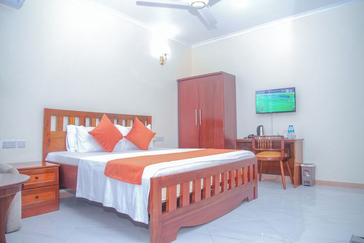 Room 10 of 98