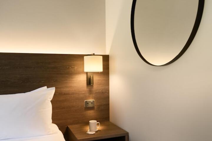 Room 27 of 119