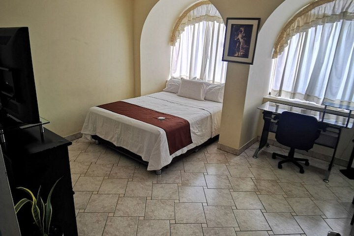 Room 11 of 23