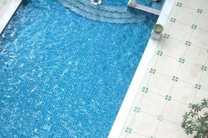 Pool 78 of 102