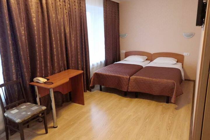 Room 27 of 84