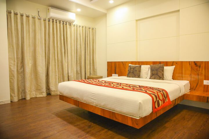 Room 16 of 33